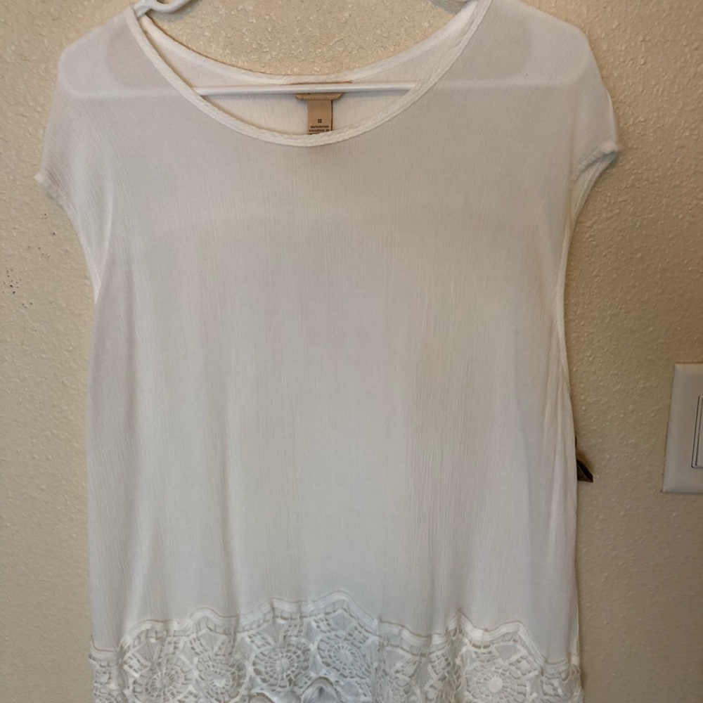Super cute white tank top